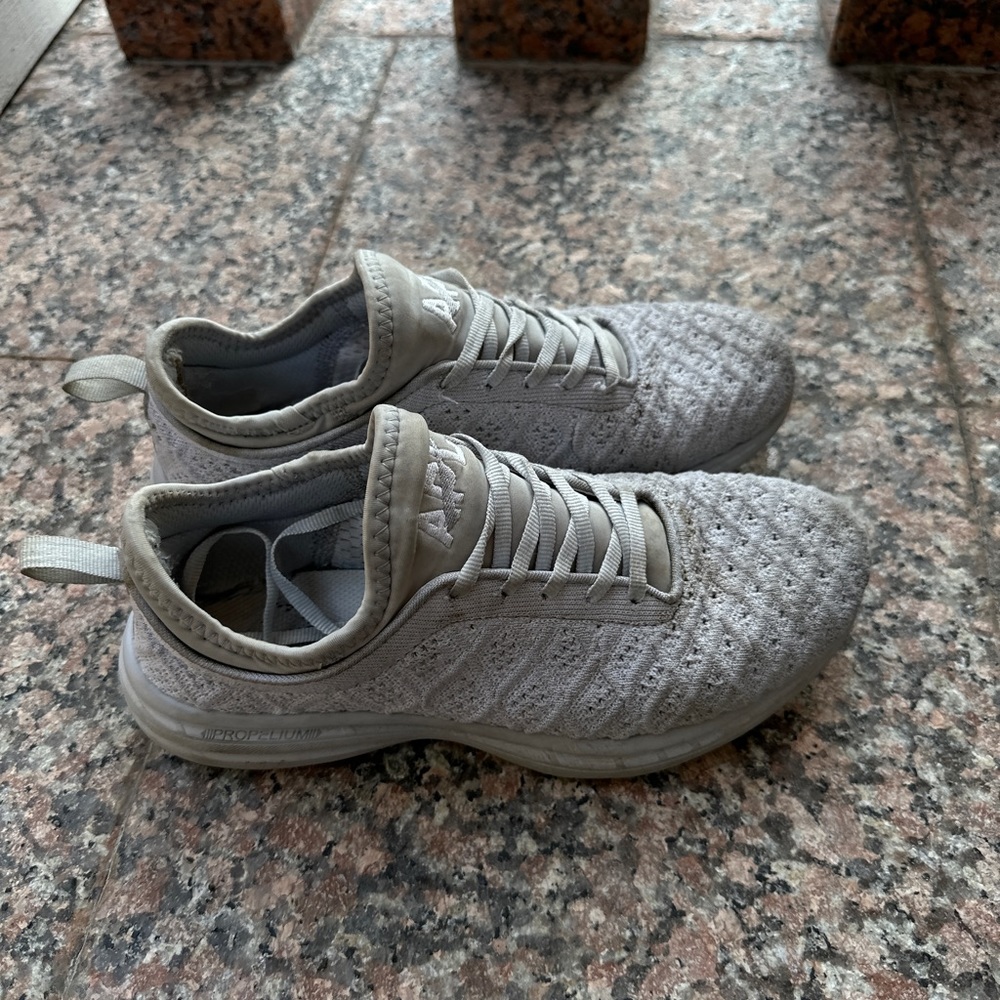 APL Women's TechLoom Phantom in Size 7.5
